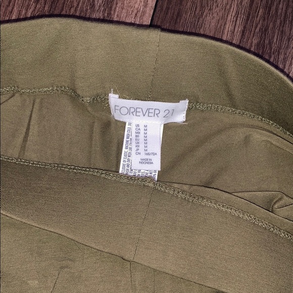 𝙵𝚘𝚛𝚎𝚟𝚎𝚛 21 𝚝𝚒𝚐𝚑𝚝𝚜 - Picture 3 of 3